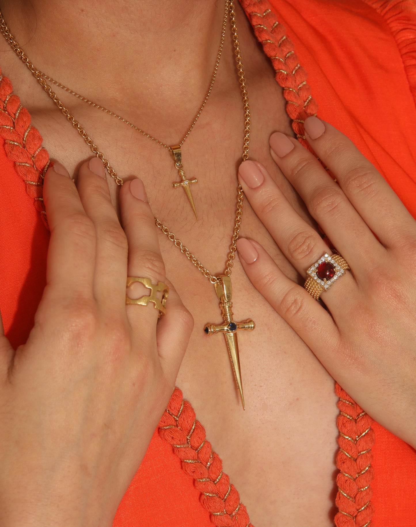 São Jorge 18K Gold Sword Pendant